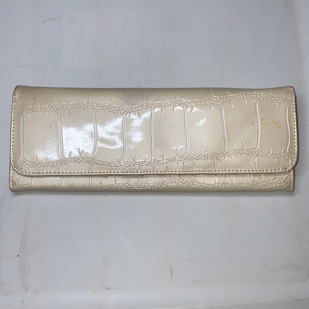Clutch by Big Buddha
